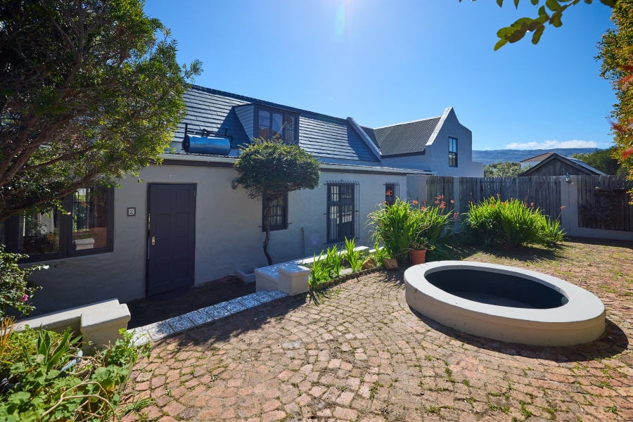 4 Bedroom Property for Sale in Capri Western Cape